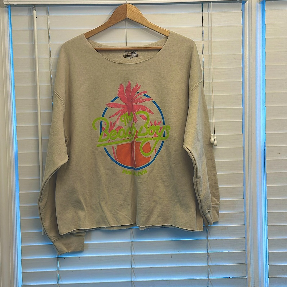 NWT Beach boys cropped sweatshirt size large